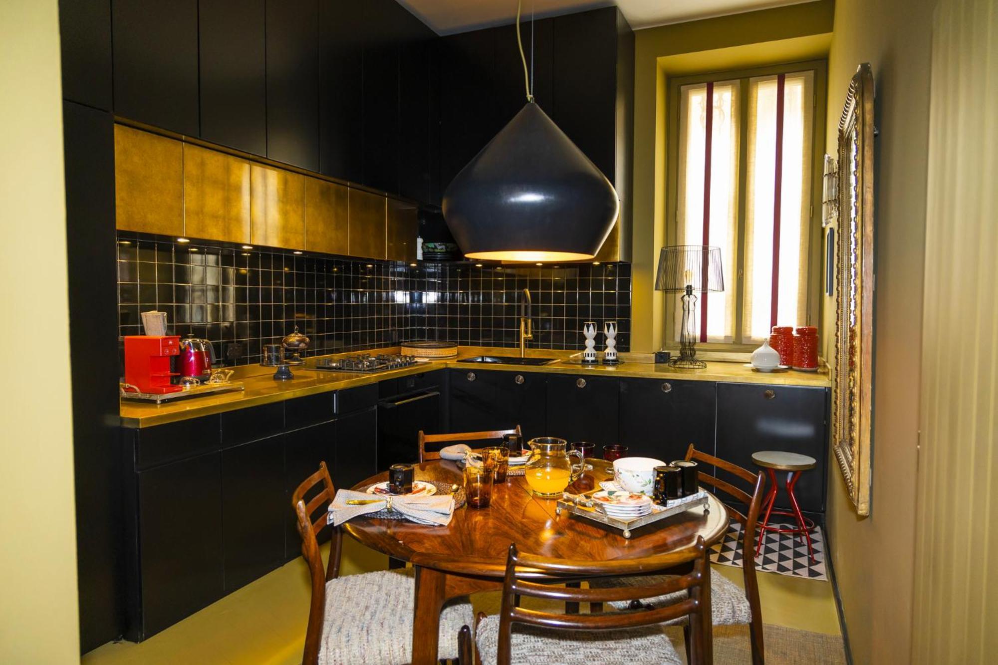 Luxury Bohemian Suite With Private Garden In Milan Exterior photo